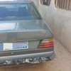 Mercedes 200D thumb 1
