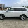 Mitsubishi Outlander 7places 2016 thumb 4