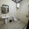 Villa moderne spacieuse 3 niveaux avec garage double thumb 5