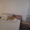Studio à louer avec les meubles thumb 7