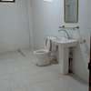 A louer un grand apartuman de 2chambrsalon kuisine 3toilette thumb 10