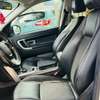 Land Rover Discovery Sport blanc jantes noires SUV thumb 8