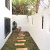Magnifique maison avec jardin a louer aux Almadies thumb 13