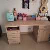 Lit  avec tiroir de rangement + un bureau + un matelas thumb 1