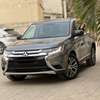 Mitsubishi Outlander 2018Gris SUV spacieux fiable thumb 10
