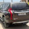 Mitsubishi pajero Diesel Full option thumb 7