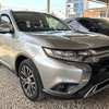 Mitsubishi Outlander thumb 4