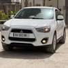 Mitsubishi OUTLANDER thumb 0