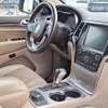 Jeep Grand Cherokee SUV argent spacieux et robuste thumb 5