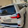 Toyota Lexus V8 2015 thumb 3