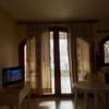 Chambre meublé à saly thumb 4