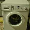 Bosch Série 2 machine à laver 7kg blanche frontale thumb 1