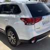 Mitsubishi Outlander sport thumb 4