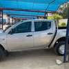 MITSUBISHI L 200 thumb 3