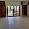 Belle villa  Mermoz (non loin de l'IAM) thumb 11