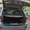 Jeep Grand Cherokee SUV argent spacieux et robuste thumb 8