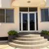 Appartement haut standing f4 sis aux almadies thumb 10