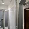 CHAMBRE CLIMATISEE , DOUCHE PRIVEE thumb 5