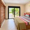 Villa pied dans l'eau Ngaparou thumb 9
