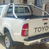 Toyota Hilux 4x4 thumb 2