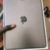 iPad 9th generation neuf thumb 1