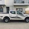 Mitsubishi l200 thumb 2