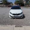 Kia Optima K5 berline blanche thumb 1