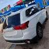 Mitsubishi outlander 7 places thumb 1