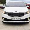 A LOUER KIA CARNIVAL 2017 thumb 0