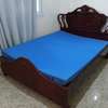 Lit en bois de 2places+Matelas à vendre thumb 0