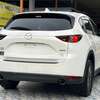 Mazda CX-5 SUV blanc feux LED jantes noires thumb 14