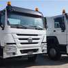 Camion tracteur howo 430hp thumb 1