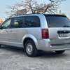 DODGE CARAVAN 7 places thumb 3