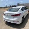 HYUNDAI AVANTE ANNÉE 2017 thumb 4
