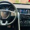 Land Rover Discovery Sport blanc jantes noires SUV thumb 6