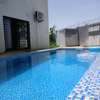 Maison standing 4 chambres 5 salles de bain et wifi ngaparou thumb 7