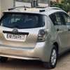 Toyota verso 2011 thumb 7