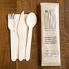 Kit de couverts jetables en bois + mouchoir thumb 1