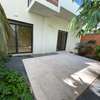 Villa contemporaine à louer Almadies thumb 8
