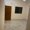 Moderne et chic 2 chambres salon thumb 10
