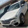 BMW X4 2016 blanc SUV compact performant thumb 0
