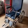 FAUTEUIL ROULANT AVEC POT WC thumb 0