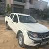 Mitsubishi l200 202 thumb 2