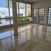 A louer un grand appartement thumb 10