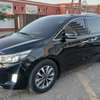KIA CARNIVAL à louer avec. Chauffeur thumb 5