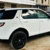 Land Rover Discovery Sport blanc jantes noires SUV thumb 5