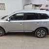 Mitsubishi Outlander SUV 2019 thumb 0