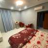 Chambre sdb avec spot lumineux meublee thumb 6