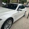 BMW Série 5 Blanc Puissant et Confortable thumb 7