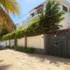 Villa avec jardin et piscine aux almadies thumb 1